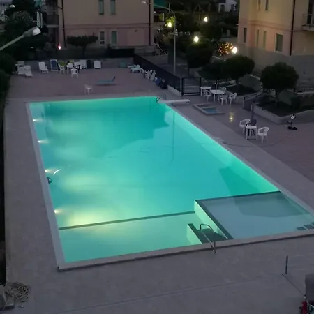 Apartamento Ceriale Suite